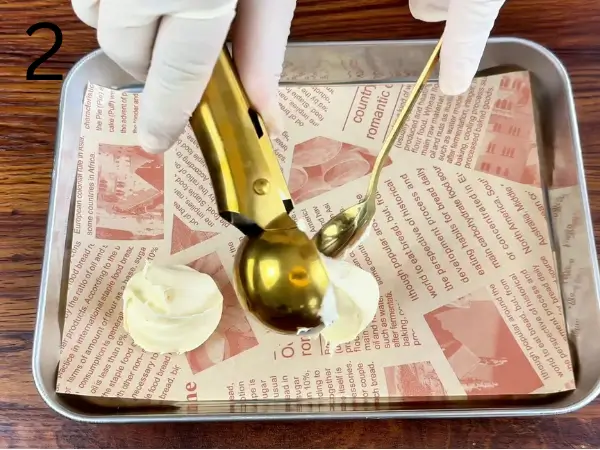 making cream cheese filling