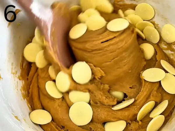 Preparing cookie molds for bakery-style stuffed cookies